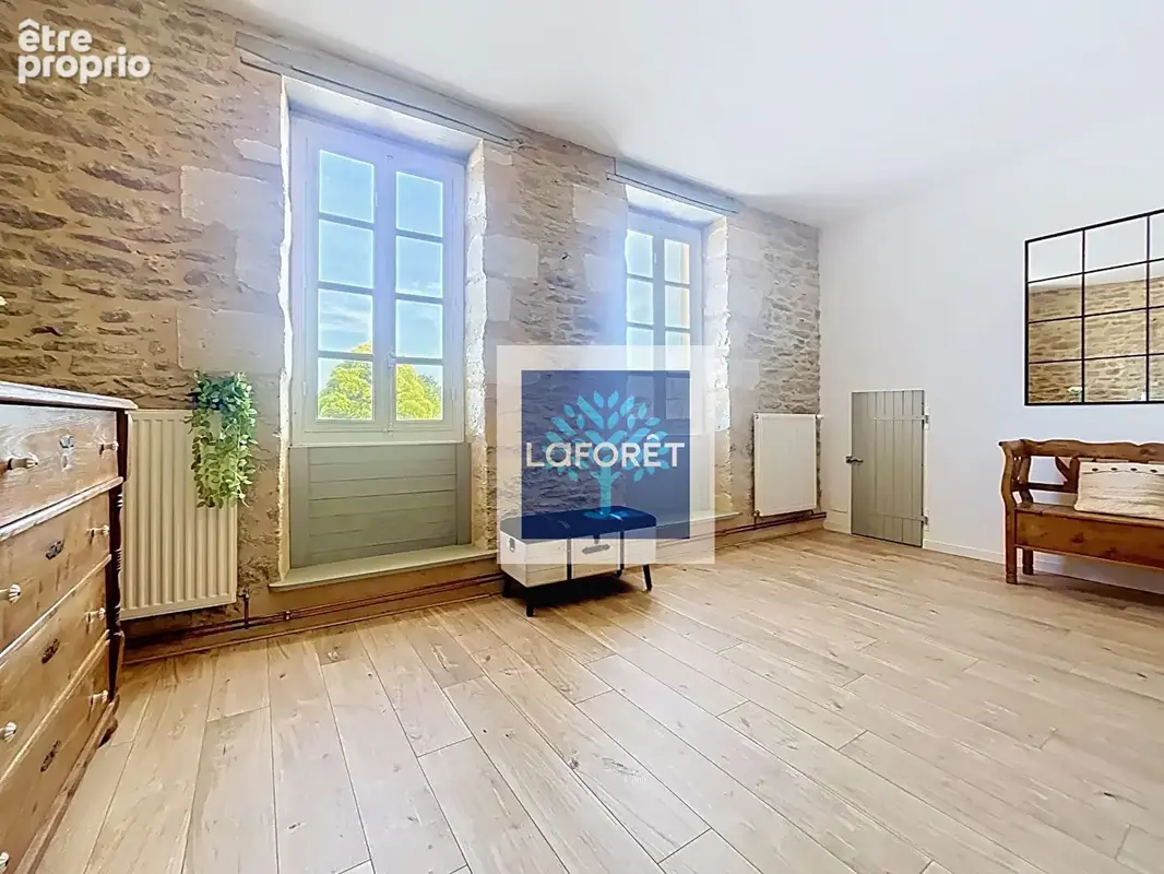 Maison en pierre  de 230 m² avec piscine et dépendances - photo 11