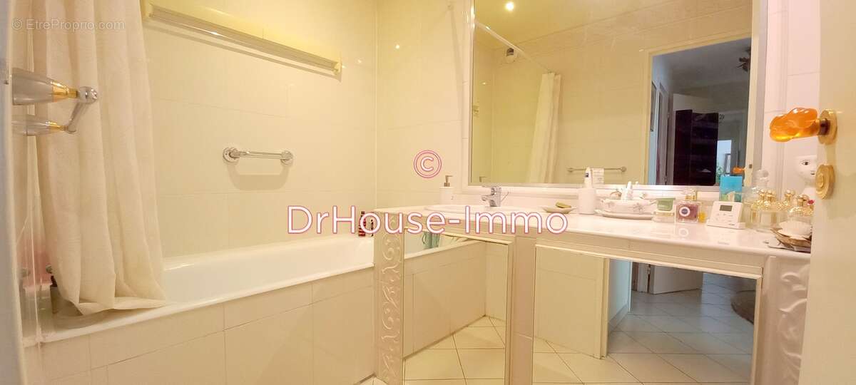 Appartement à PARIS-20E