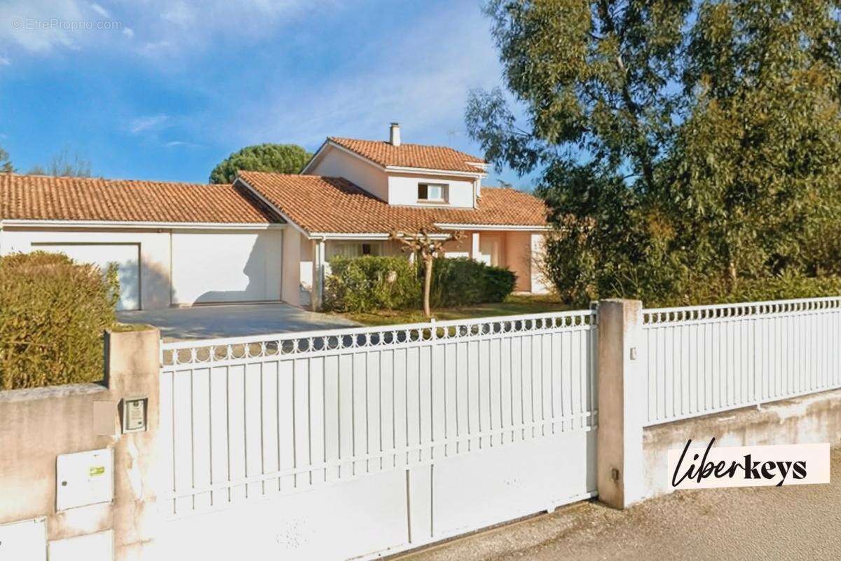 Maison à SAINT-SULPICE