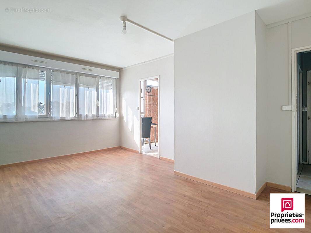 Appartement à GRAND-CHARMONT