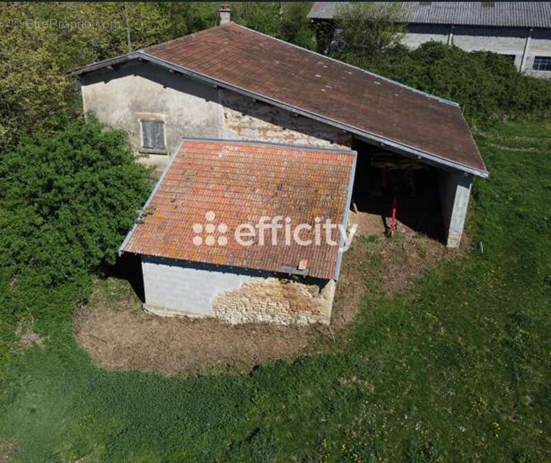 Maison à MONSTEROUX-MILIEU