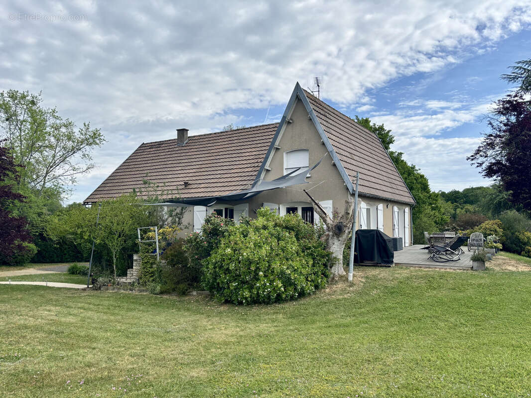 Maison à MONTAMISE