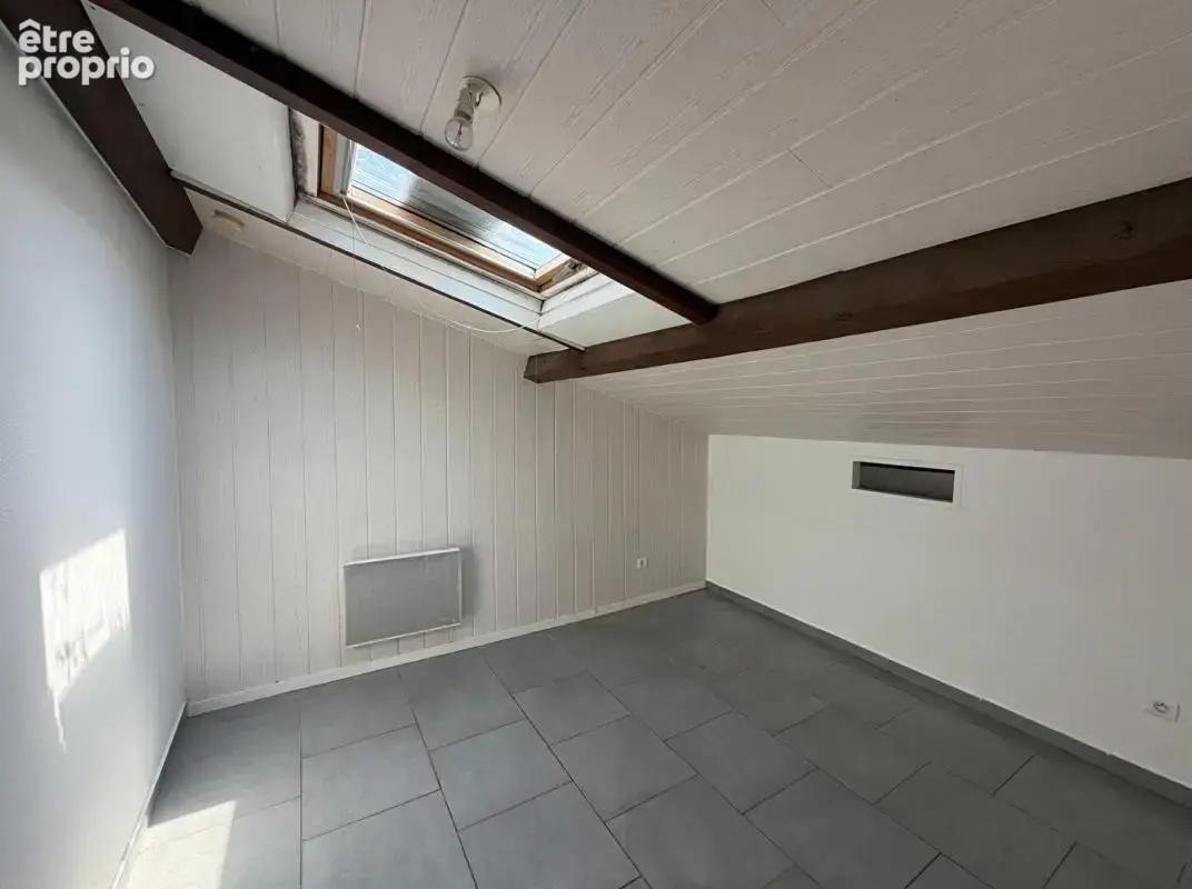 immeuble avec 2 appartements, garage et caves - LE VAL - photo 9