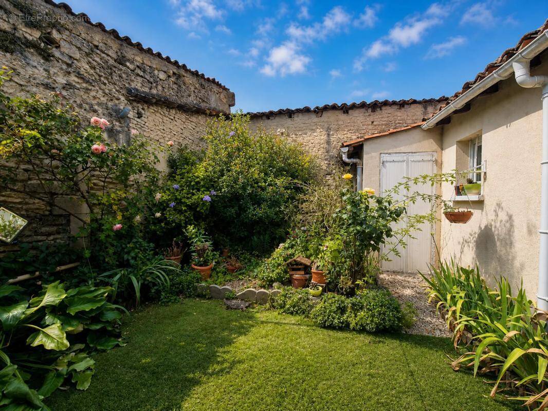 Maison à COGNAC