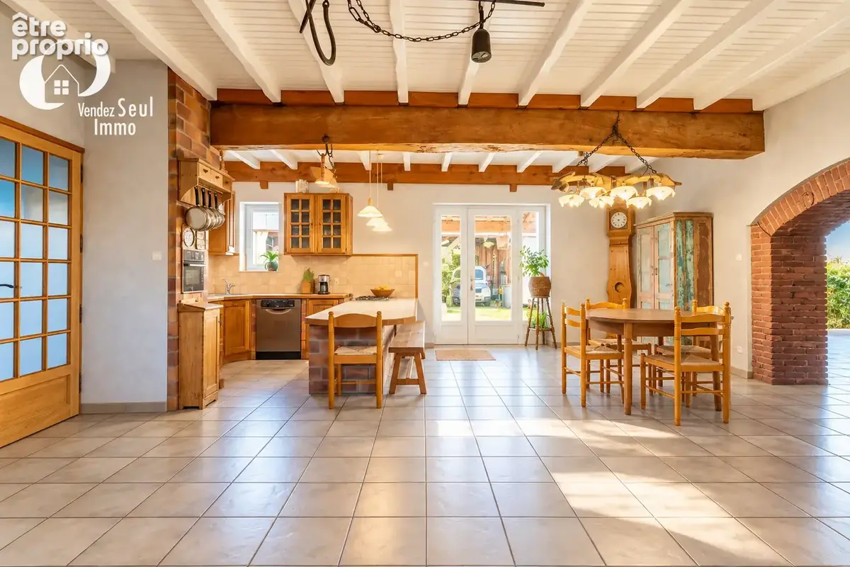 Ancienne ferme rénovée de 202 m2  avec dépendances et terrain de 1 295 m2 - Pusignan - photo 2