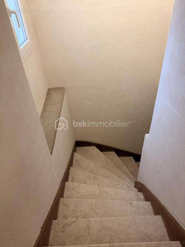 Appartement à SAINT-LAURENT-D'AIGOUZE