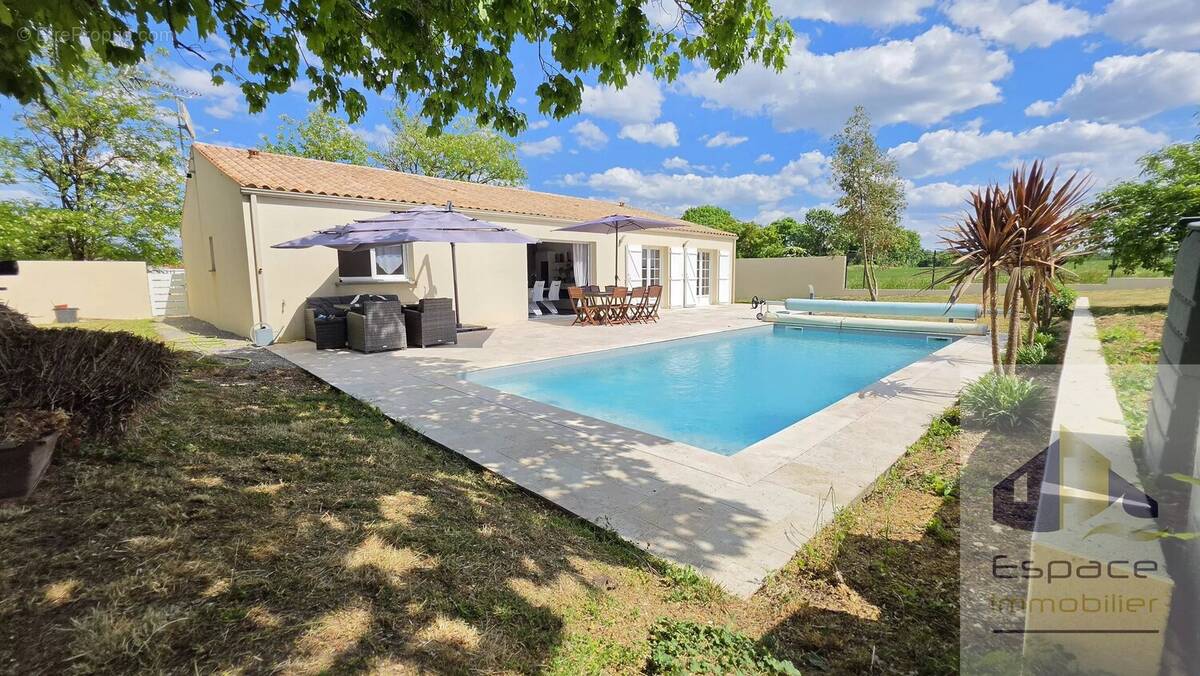 Maison à AIGREFEUILLE-D'AUNIS