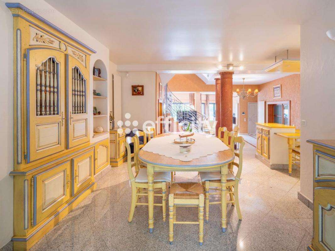 Maison à BRY-SUR-MARNE