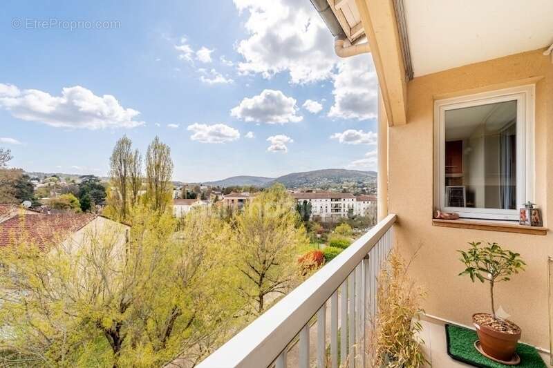 Appartement à NEUVILLE-SUR-SAONE