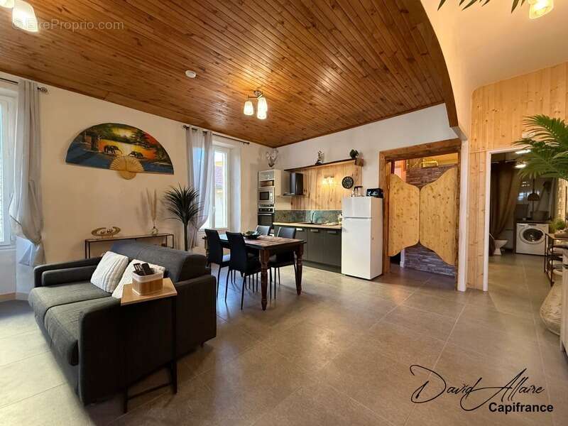 Appartement à LARAGNE-MONTEGLIN