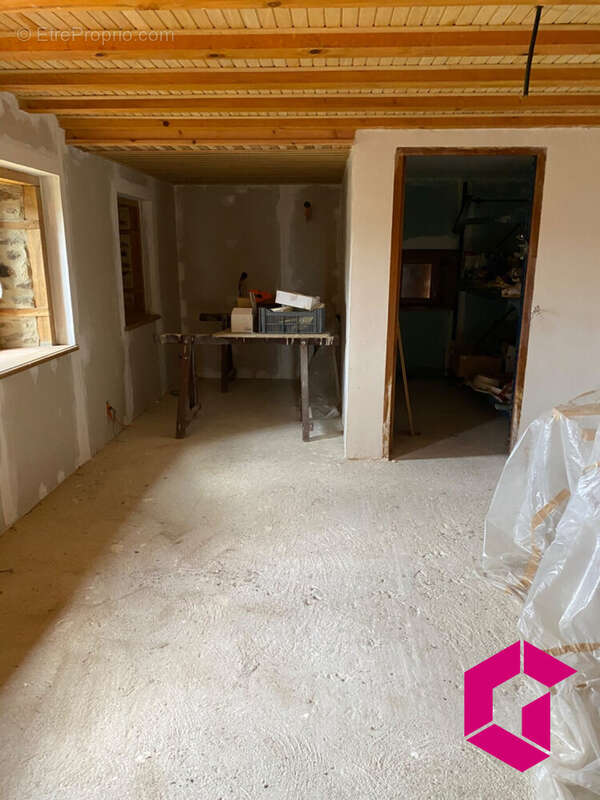 Maison à CHAMPAGNAC-LE-VIEUX