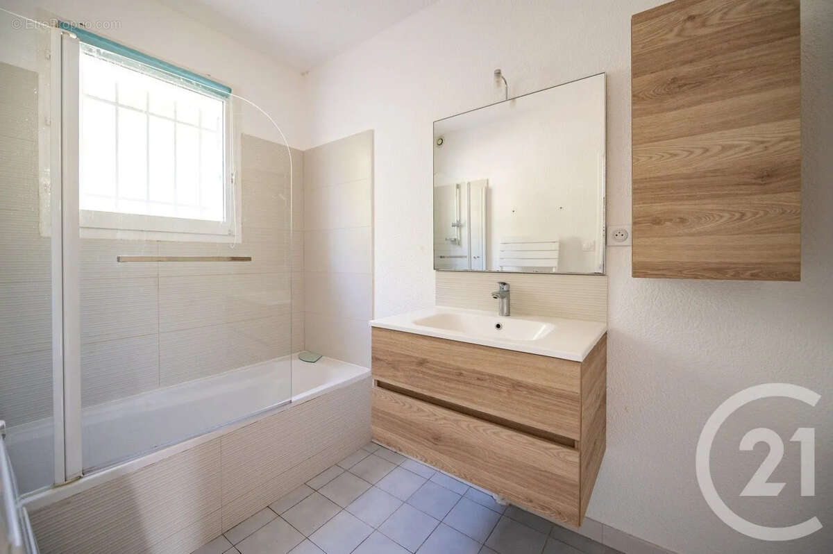 Maison à BORMES-LES-MIMOSAS