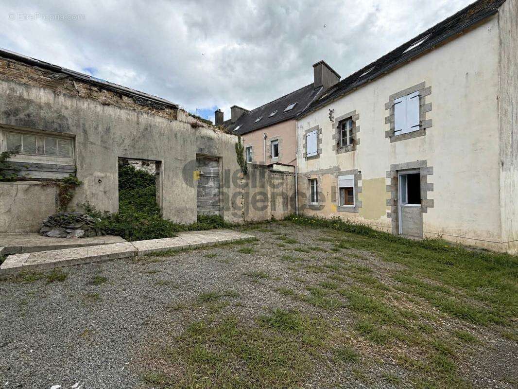 Immeuble 9 pièces de 112 m2 à Sizun - photo 15