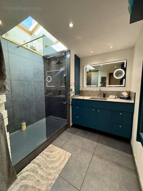 Appartement à SAINT-GENIS-LAVAL