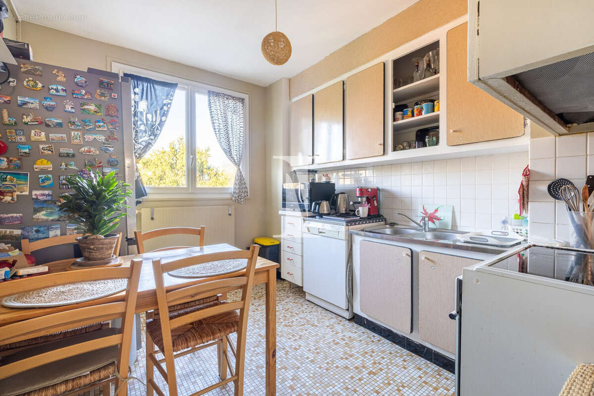 Appartement à L'HAY-LES-ROSES