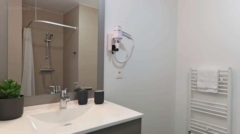 INVESTISSEMENT LOCATIF  Paris 13ème arrondissement  Résidence étudiante Le Palatino - 5,52% de rentabilité - photo 6
