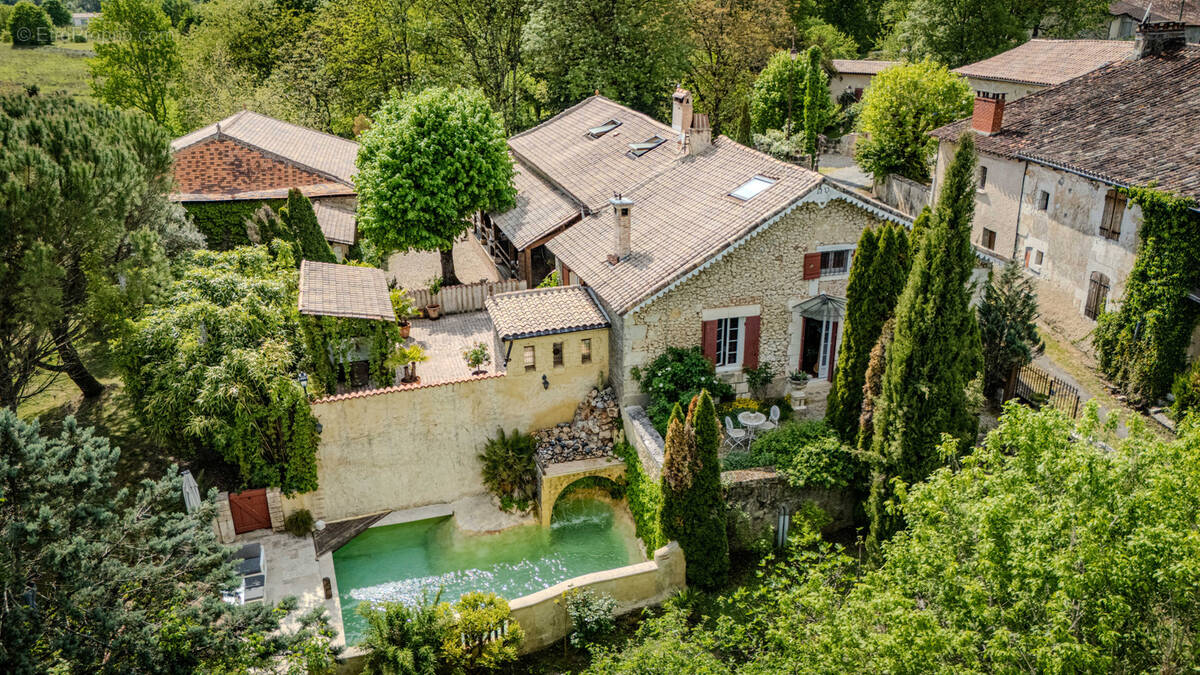 Maison à DOUZILLAC