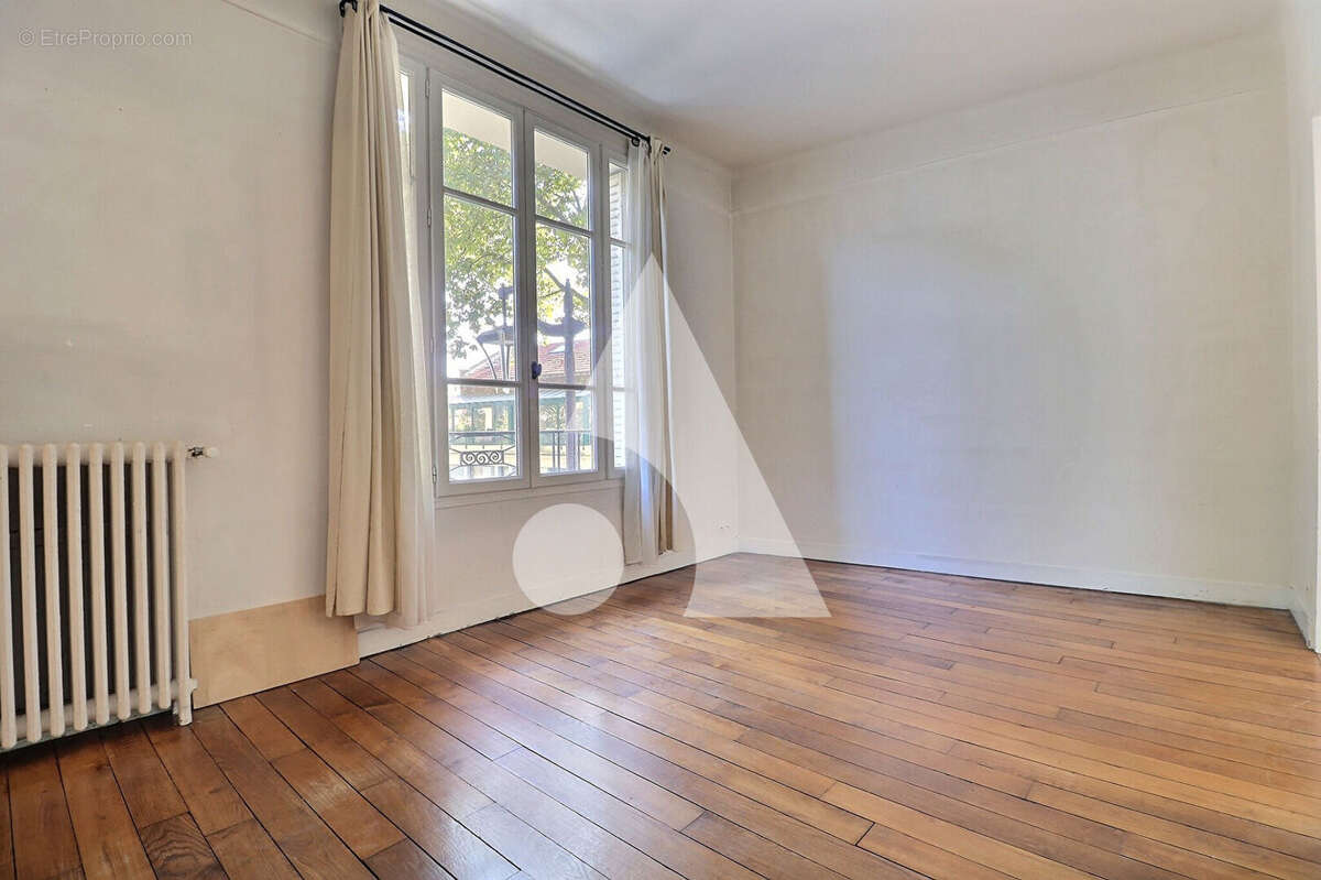 Appartement à LES LILAS