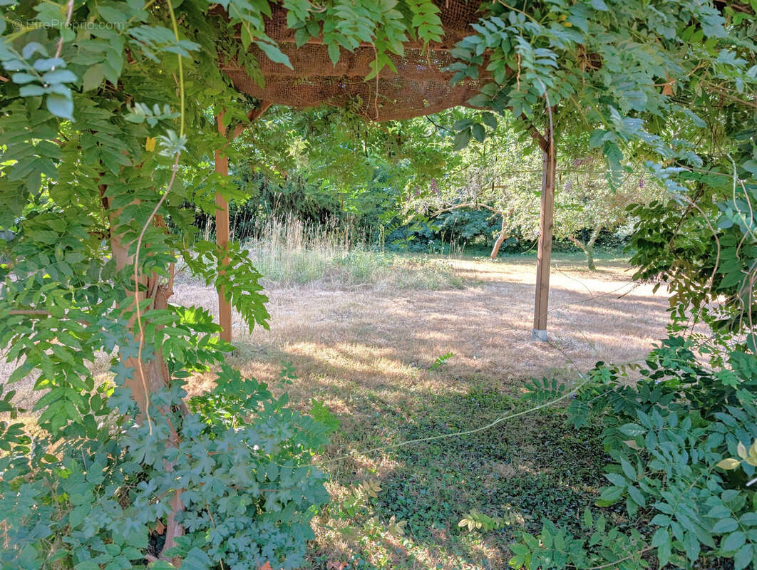 CHARNY Maison ancienne de 100 m2 environ. - photo 3