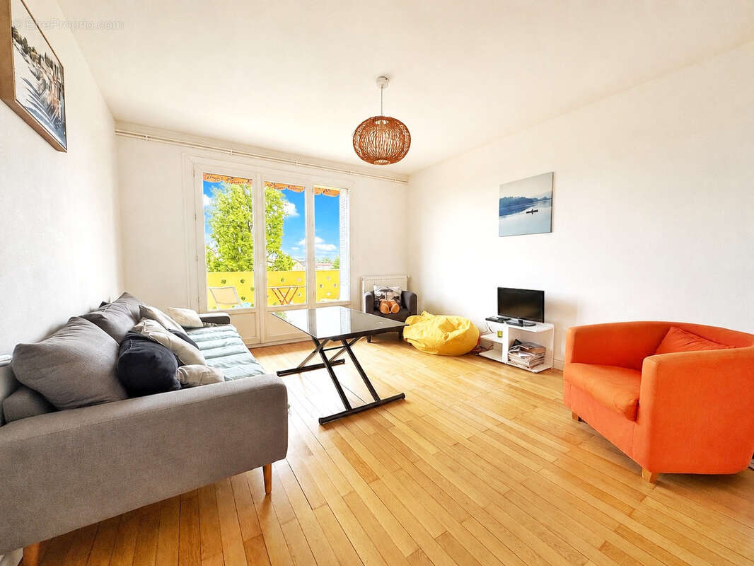 Appartement à OULLINS