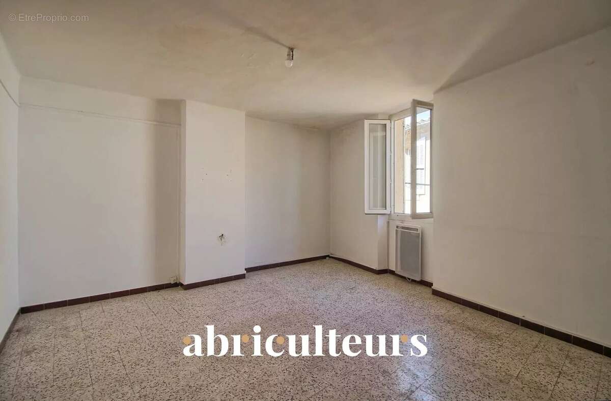 Appartement à ROGNES