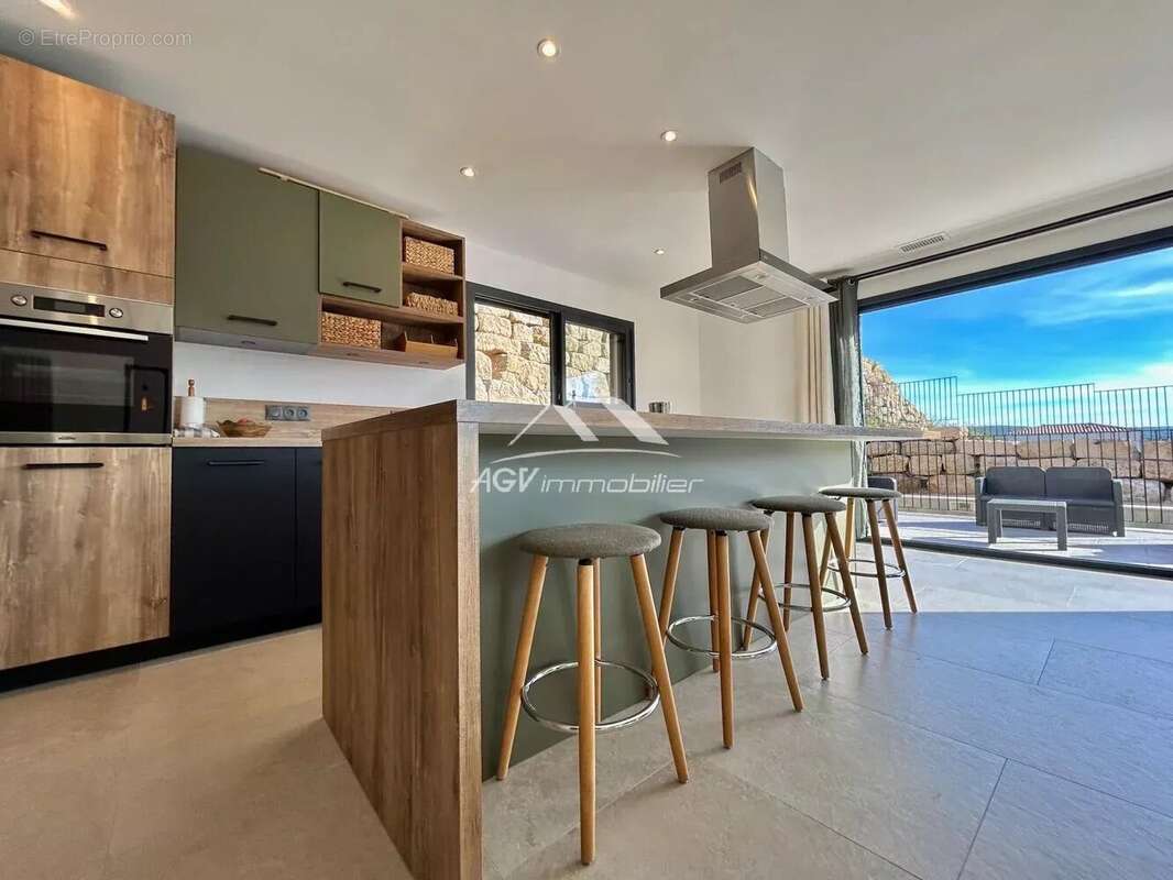 Maison à SAINT-JEAN-DU-PIN