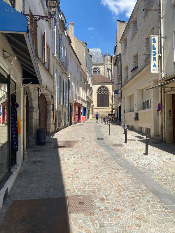 Melun: en plein centre ville dans le quartier piétons. - photo 3