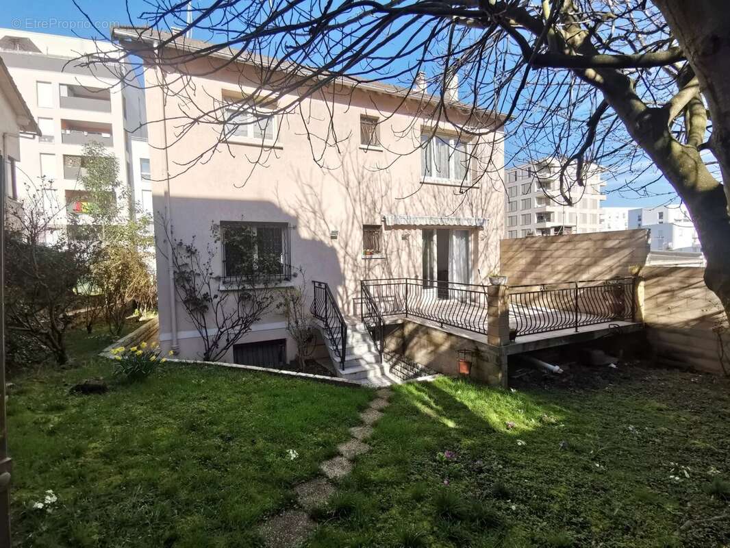Maison à VITRY-SUR-SEINE