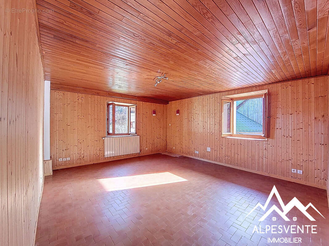 Appartement à VAILLY