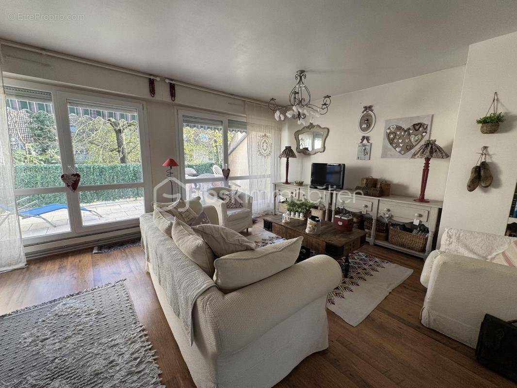 Maison à SAINT-JULIEN-LES-VILLAS