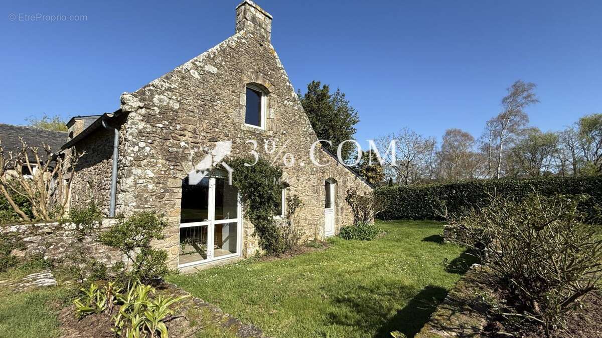 Maison à PLOUGOUMELEN