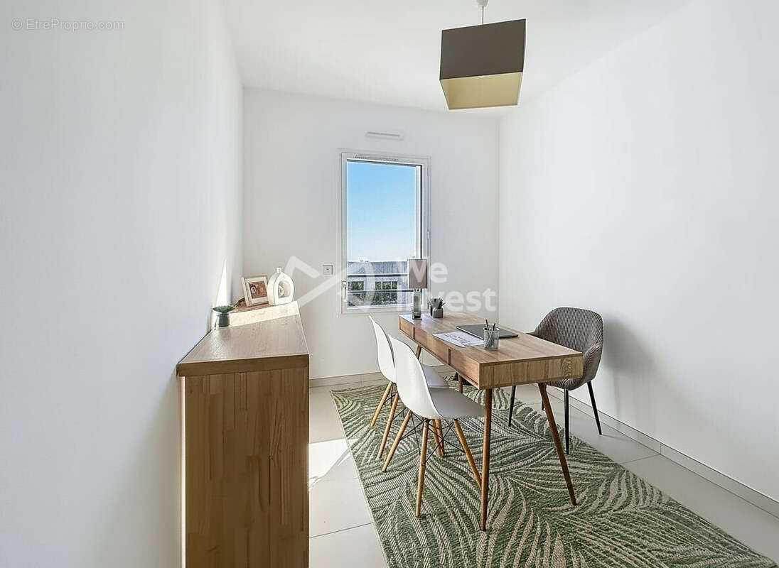 Appartement à SAINT-CLEMENT-DE-RIVIERE