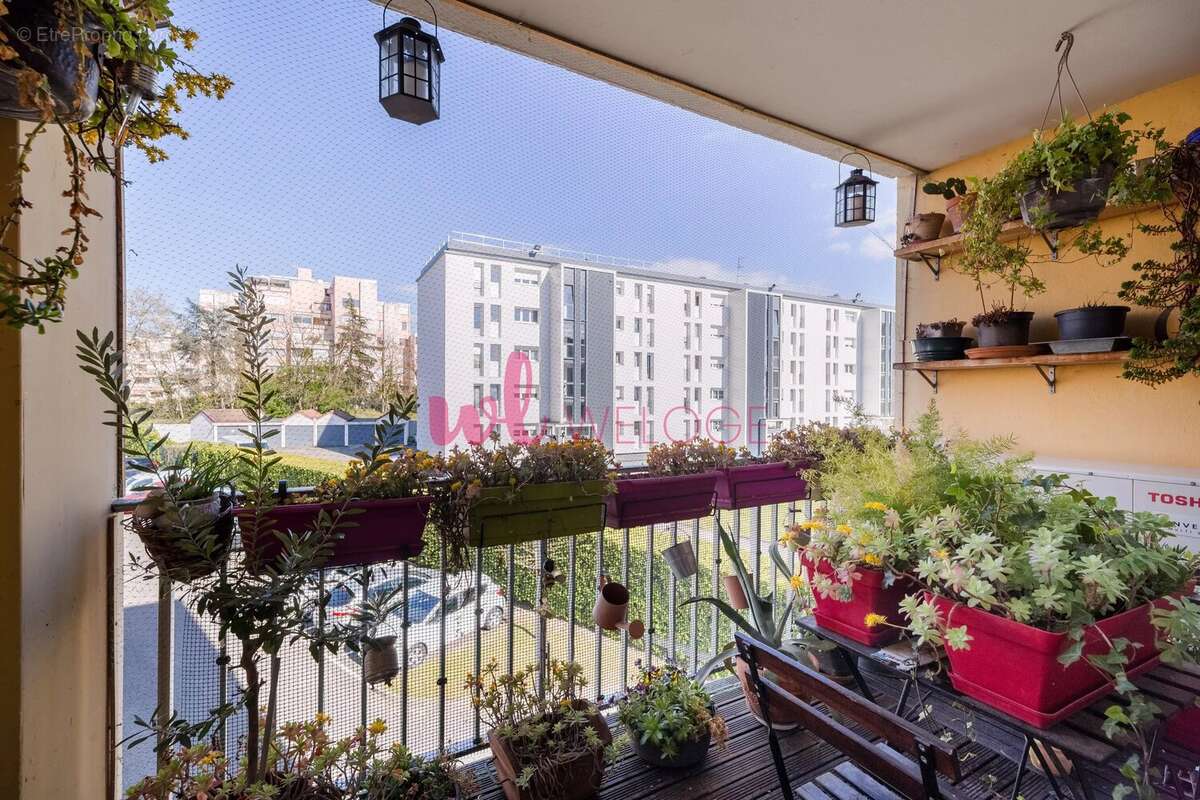 Appartement à DECINES-CHARPIEU