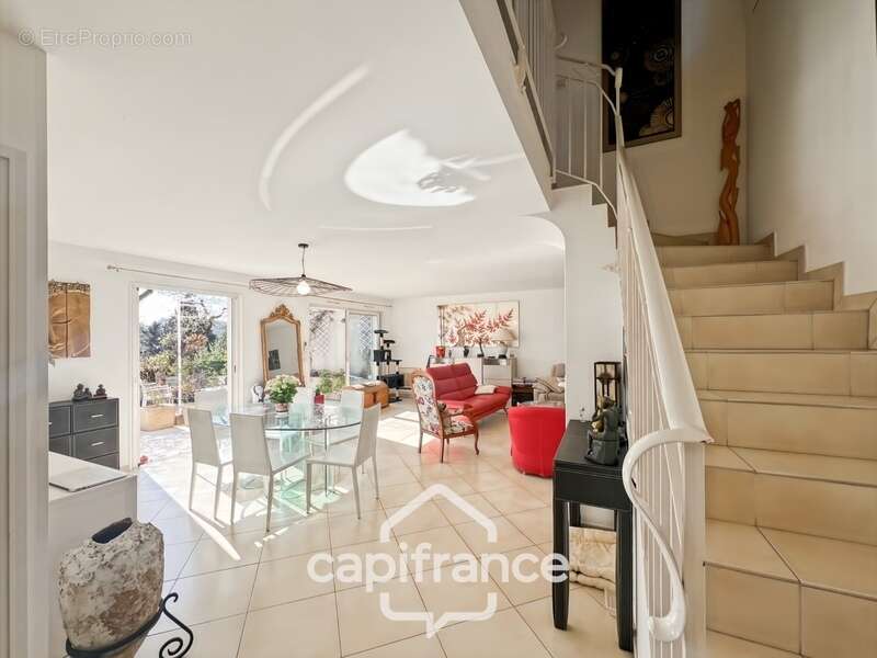 Appartement à HYERES