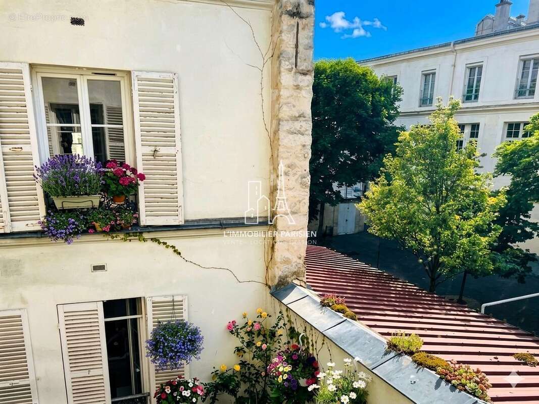Appartement à PARIS-17E