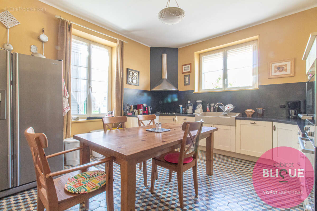 Maison à DOMEVRE-SUR-VEZOUZE