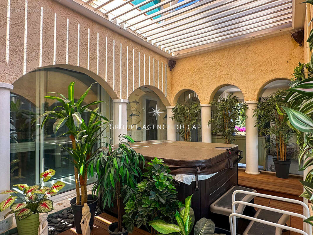 Maison à LES ISSAMBRES