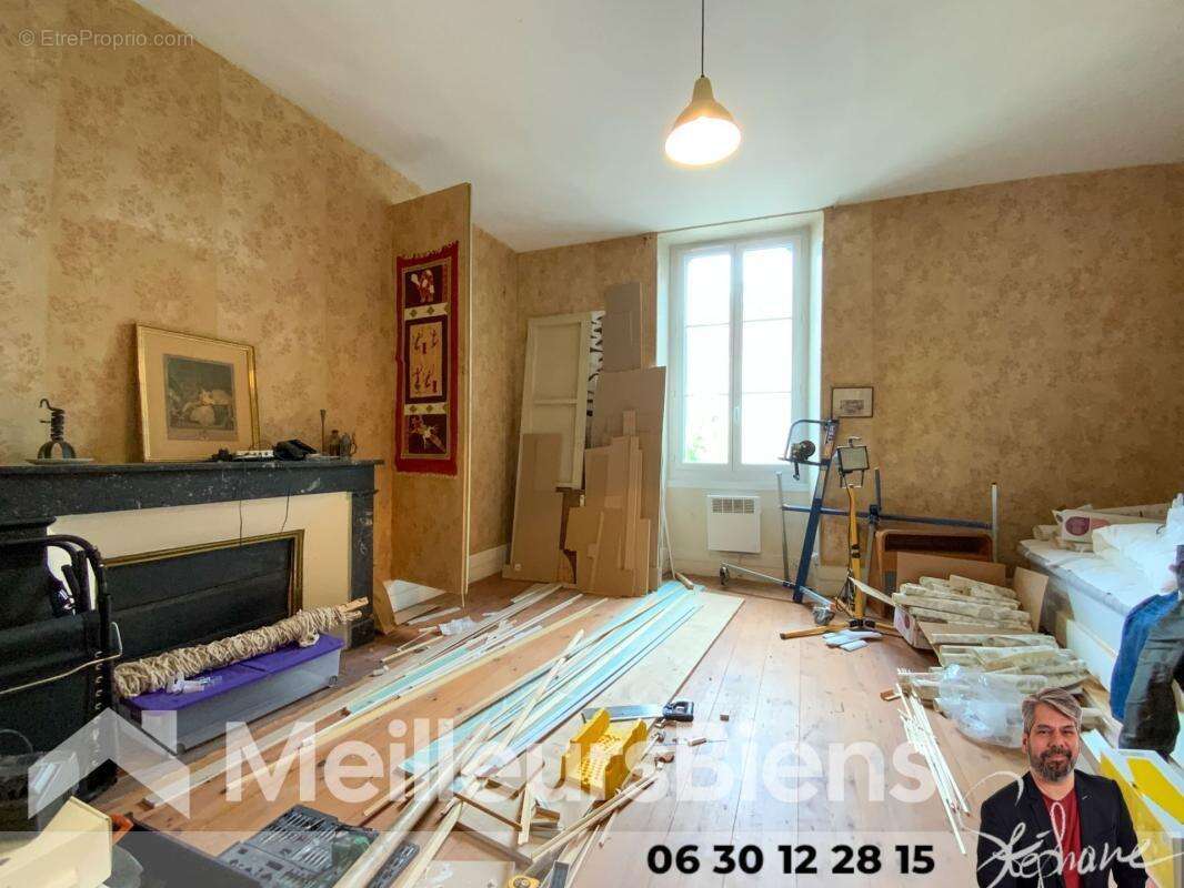 Maison en pierre en plein centre ville de Montendre - photo 9