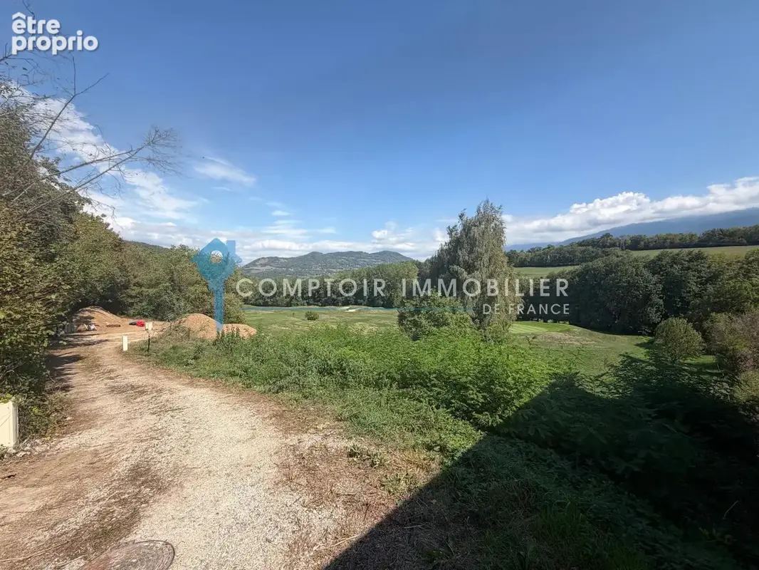 HAUTE-JARRIE - Terrain à bâtir constructible et viabilisé - photo 2