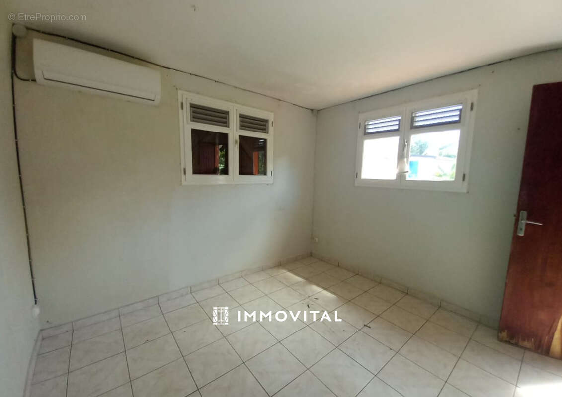 VENTE Maison T4 de Plain-Pied avec Grand Jardin Arboré - GUERY ANSE-BERTRAND - photo 11