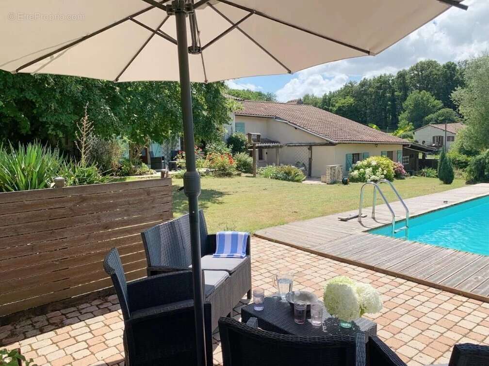 Maison à LES ESSARDS