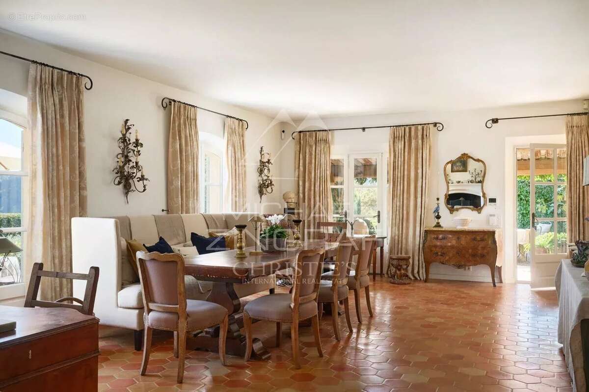 Maison à LE BAR-SUR-LOUP