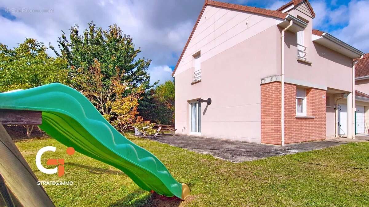 Maison à SAINT-ETIENNE-DU-ROUVRAY