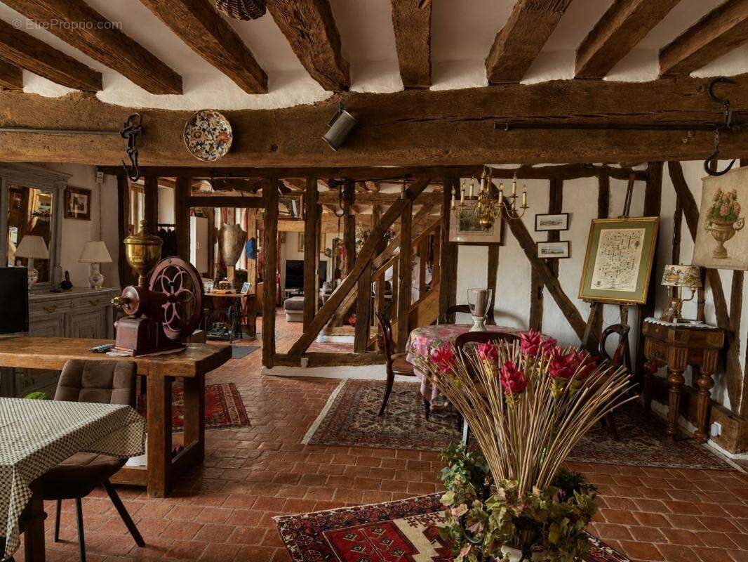 Maison à CHAUMONT-SUR-THARONNE