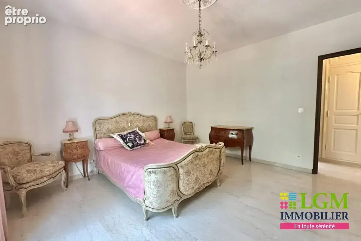 NÎMES - Magnifique maison familiale - photo 10