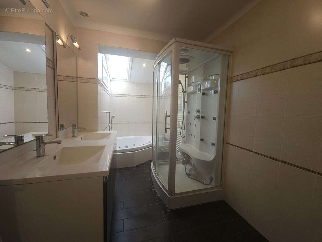 Colomiers - Plain-pied de 142 m², 4 chambres, terrain clos de 1 137 m² - photo 10
