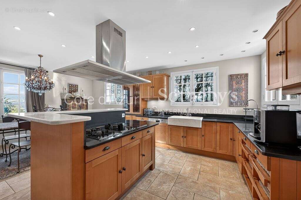 Mougins villa 172 m² vue panoramique à pied village avec piscine - photo 13