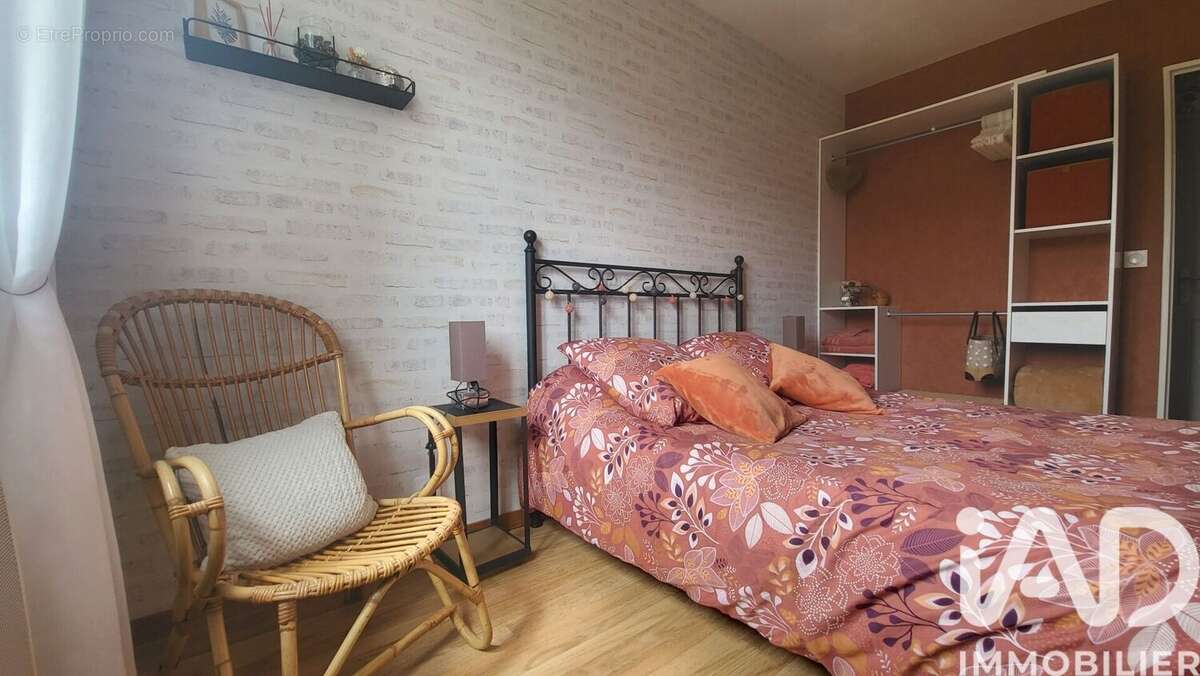 Maison 95 m² à Saint-Martin-Aux-Buneaux  - photo 7