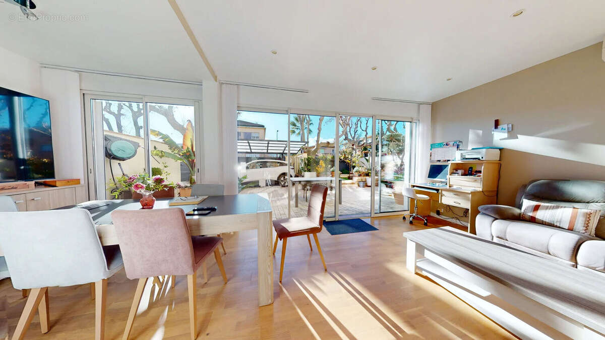 Appartement à FREJUS