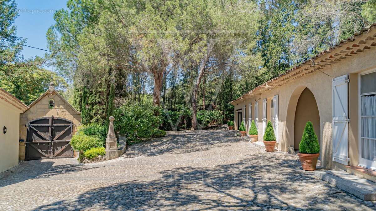 Maison à AURIBEAU-SUR-SIAGNE